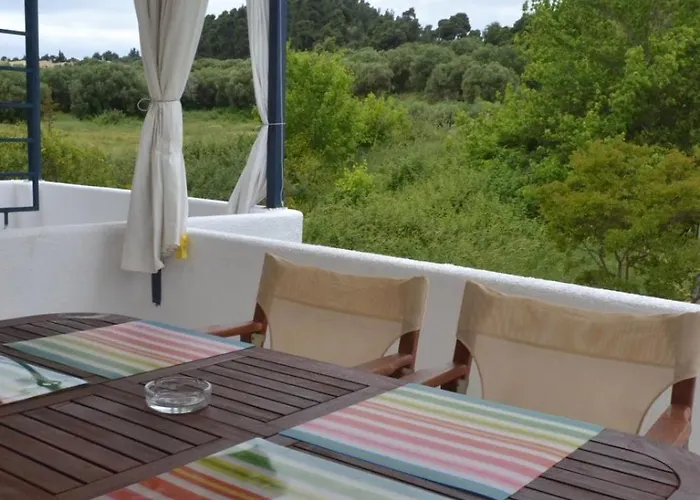 Summer House With Sea View And Garden Case de vacanță *